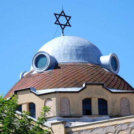 מה מסתתר בין סמטאות יוון? סיפורים מבתי הכנסת היהודיים העתיקים | גלי ינאי חוויה אותנטית כשרה